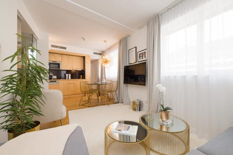 Living room, Seating area, Dining area, kitchen