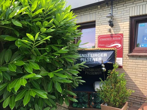 Property building, Facade/entrance, Property logo or sign