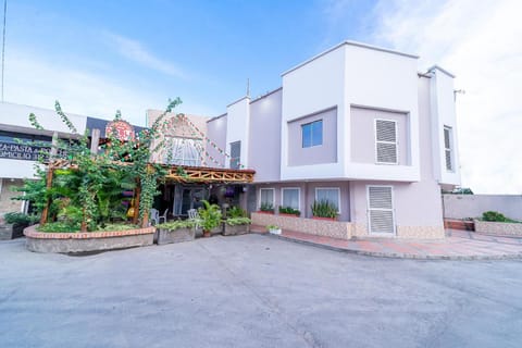 Facade/entrance
