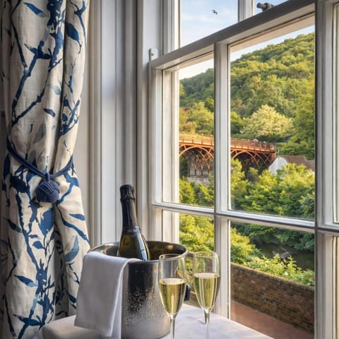 Nearby landmark, Natural landscape, Landmark view, Landmark view, River view, River view