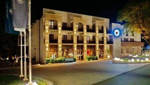 Property building, Night, Location