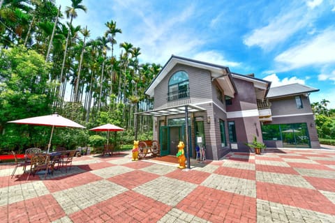Facade/entrance, Garden view