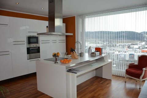 Kitchen or kitchenette, City view, Mountain view