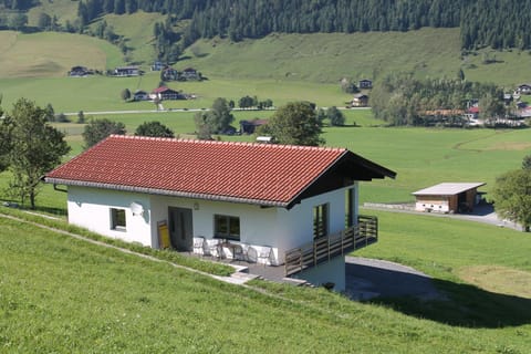 Property building, Facade/entrance, Garden view, Lake view, Mountain view