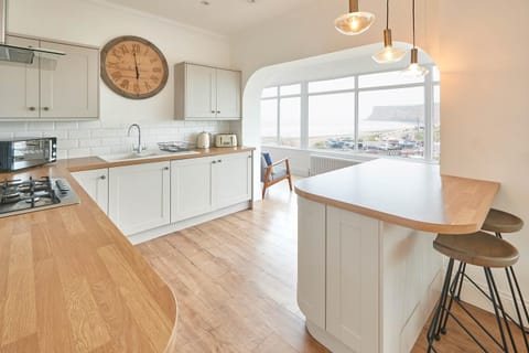 View (from property/room), Kitchen or kitchenette, Sea view