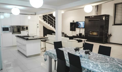 Kitchen or kitchenette, Living room, Dining area