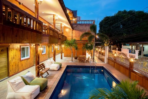 Restaurant/places to eat, Balcony/Terrace, Swimming pool