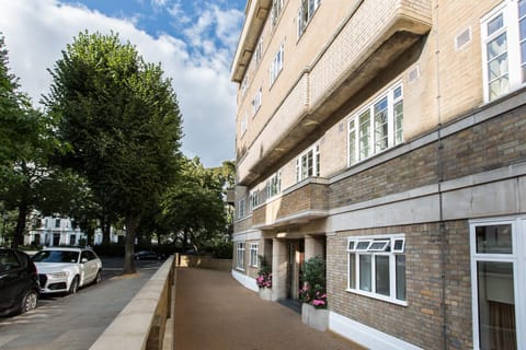 Property building, Street view, Location