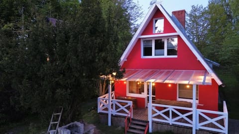 Dom w Jabłonkach Wakacje, Kaszuby, Chmielno, Sznurki Gwiezdna 24 House in Pomeranian Voivodeship