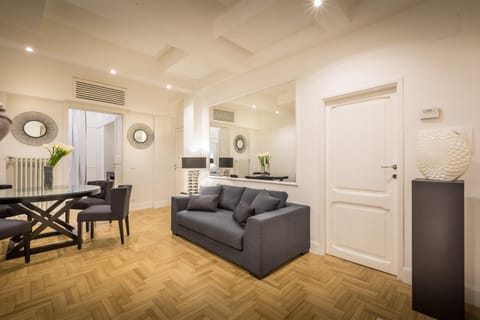 Living room, Seating area, Dining area, air conditioner