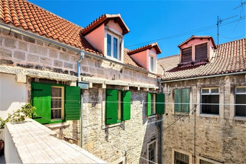 City view, Quiet street view