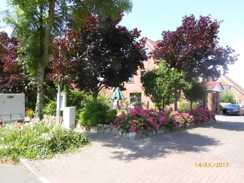 Neighbourhood, View (from property/room)