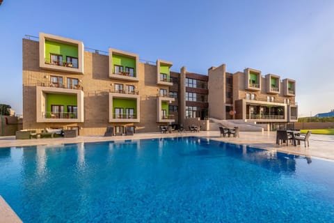 Property building, Garden, Garden view, Swimming pool