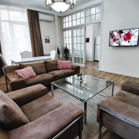 TV and multimedia, Seating area