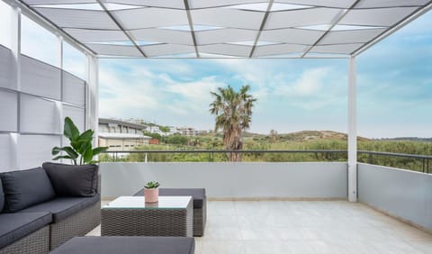 Balcony/Terrace, Mountain view