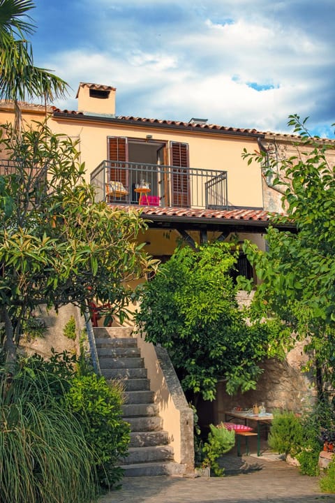 Property building, Garden