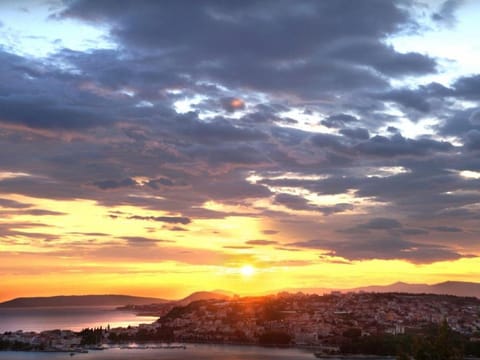 Natural landscape, Lake view, Mountain view, Sea view, Sunset