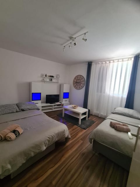 Living room, Photo of the whole room, Bedroom