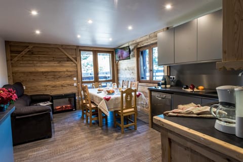 Kitchen or kitchenette, Living room, Dining area