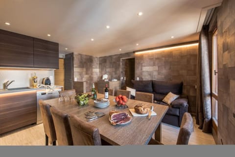 304 Luxury Apartment for 14 Balconies Parking Wifi Apartment in Tignes