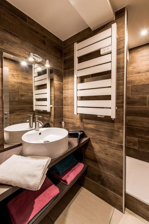 304 Luxury Apartment for 14 Balconies Parking Wifi Apartment in Tignes