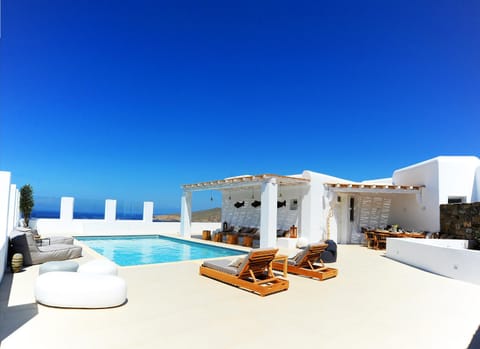 Property building, Bird's eye view, Seating area, Swimming pool