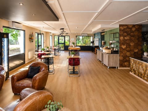 Communal lounge/ TV room, Banquet/Function facilities