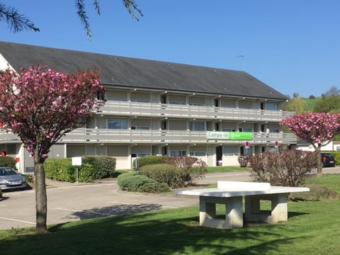 Property building, Day, Garden, Garden, Garden view, Parking