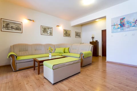 Apartments Ave Apartment in Podstrana