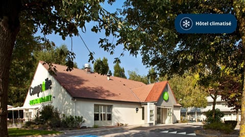 Property building, Facade/entrance, Parking, air conditioner