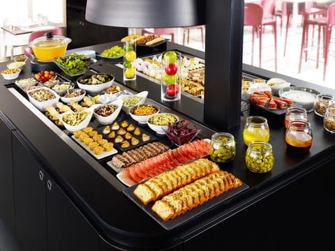 Restaurant/places to eat, Food