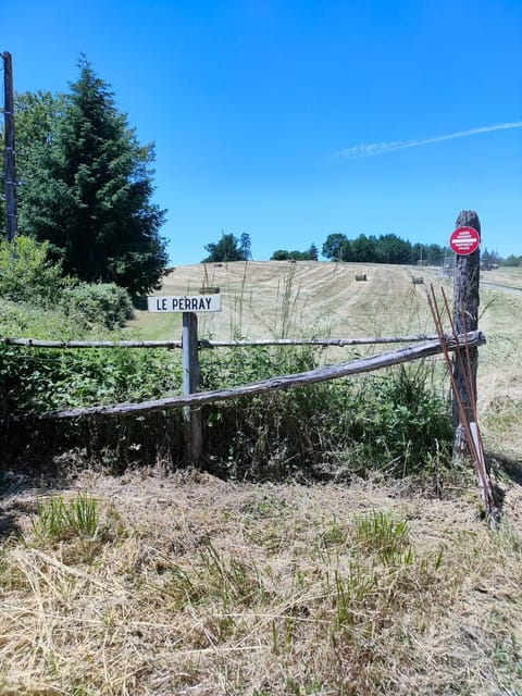 Chambres dans le gîte "Rêves de Gamins", proche du pôle Européen et du circuit des 24h House in Centre-Val de Loire