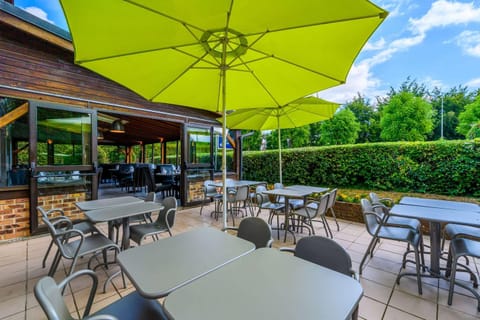 Restaurant/places to eat, Dining area, On site, Breakfast