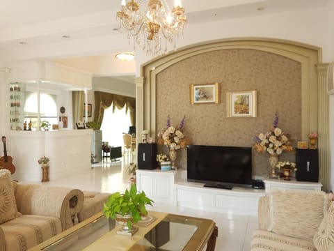Communal lounge/ TV room, Living room, Decorative detail