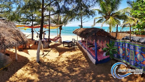 Restaurant/places to eat, Beach
