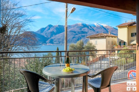 Balcony/Terrace, Lake view, Mountain view