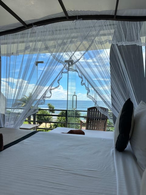 Bed, View (from property/room), Balcony/Terrace, Sea view
