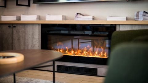 Communal lounge/ TV room, Living room, Lounge or bar