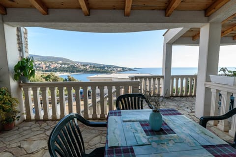 Property building, Balcony/Terrace, Sea view