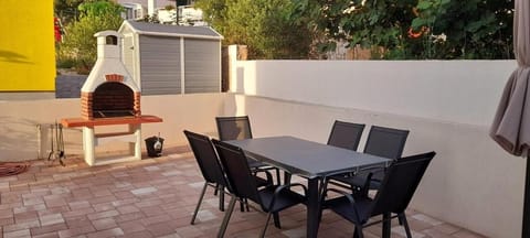 Spacious apartment with garage and private yard, Drage Apartment in Šibenik-Knin County, Croatia