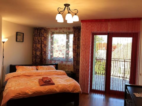 Bed, Balcony/Terrace, Bedroom