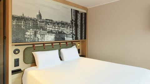 Bedroom, bunk bed