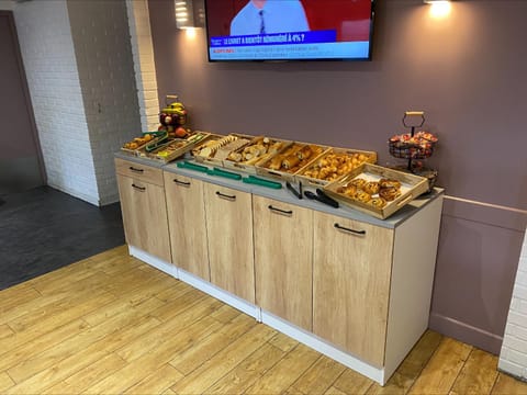 Breakfast, Buffet breakfast