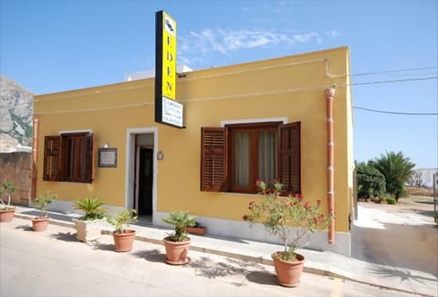 Facade/entrance, Property logo or sign