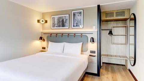 Bed, Bedroom, wardrobe