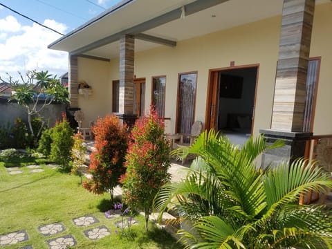 Cantika Guest House Bed and Breakfast in Bali