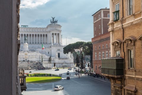 City view, Landmark view, Street view