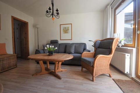 Living room, Photo of the whole room