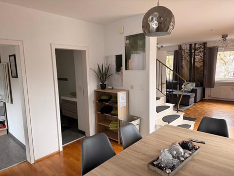 Living room, Photo of the whole room, Seating area, Dining area