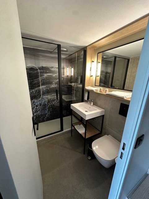 Shower, Toilet, Bathroom